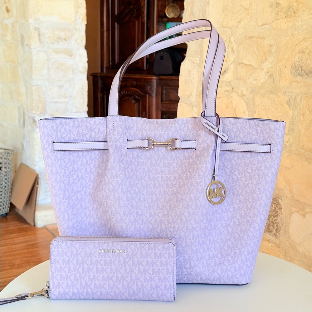 Michael Kors Light Purple Tote and Wallet Set